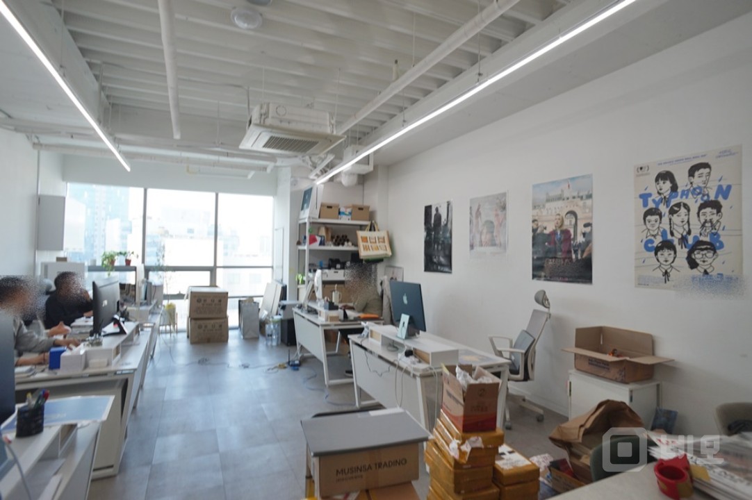 성수역 카페거리 인근 노출형 인테리어 매물의 1번째 사진