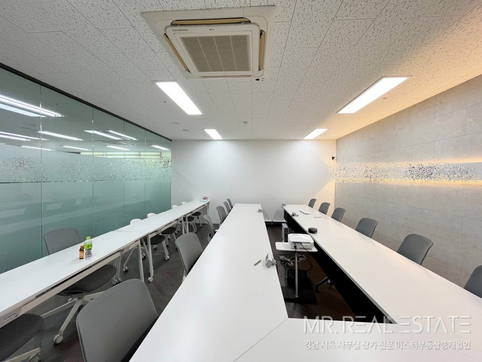 언주역1분 주차2대 완벽인테리어 대로변 단독층 통창 ACE 매물의 5번째 사진