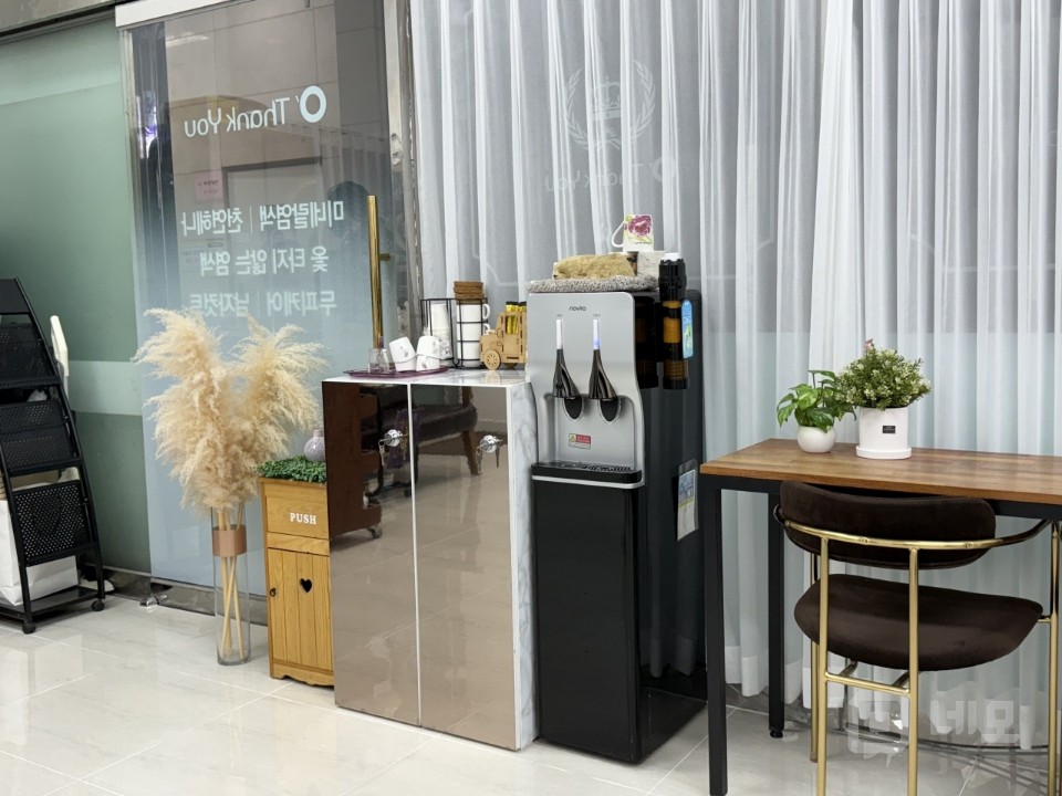 인테리어 깔끔한 미용실 저렴하게 내놓습니다. 매물의 3번째 사진