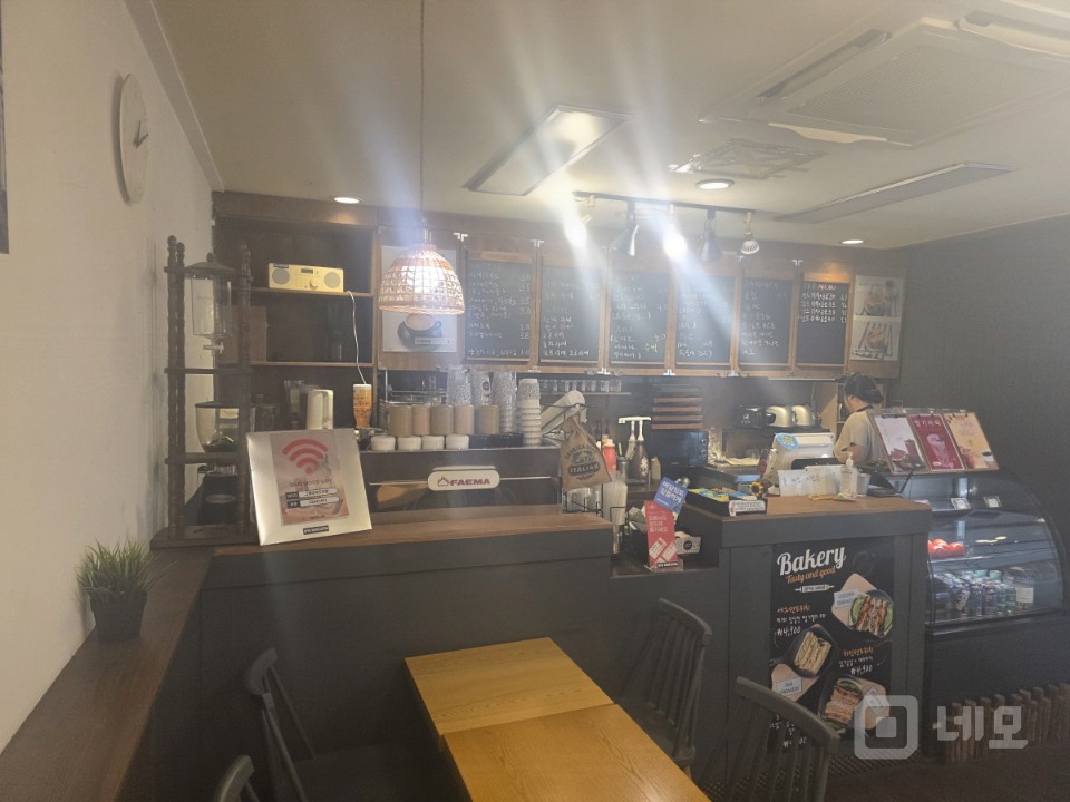1층 카페 매물의 1번째 사진