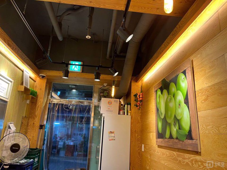 부산진역 초역세권, 주방 시설 완비된 육회 전문점 매물의 2번째 사진