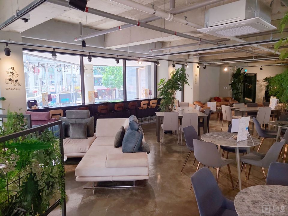 홍대입구역 도보 3분 홍대상권 중심부에 위치 전통차카페 매물의 3번째 사진