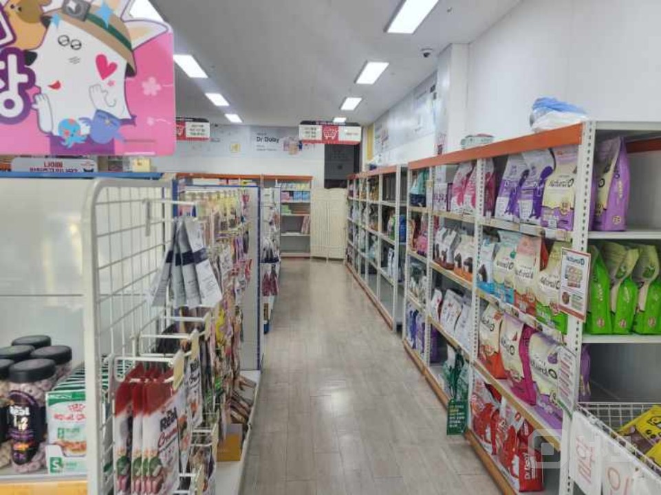 대로변 1층 코너자리입니다 매물의 2번째 사진