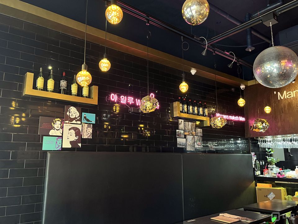 중심 상권, 시설 집기 완비된 청라동 와인 포차 매물의 4번째 사진