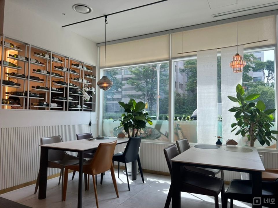 서초동 주상복합건물 내, 인테리어 및 시설 최상 한정식 레스토랑 매물의 4번째 사진