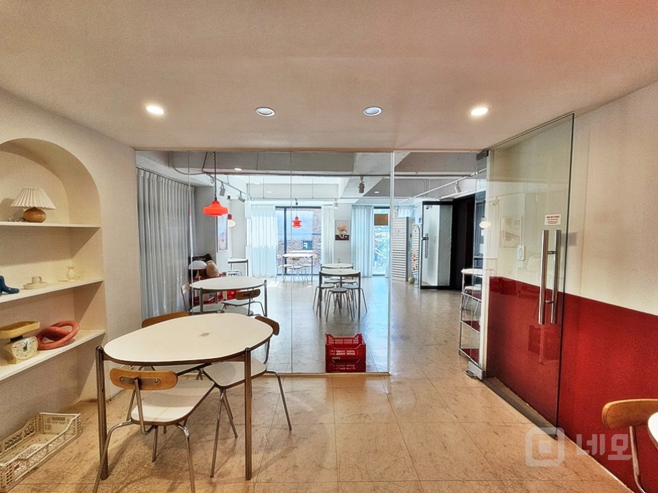 JS 연남동 핫플 미로길 1,2층 가시성 좋은 신축급 상가 매물의 17번째 사진