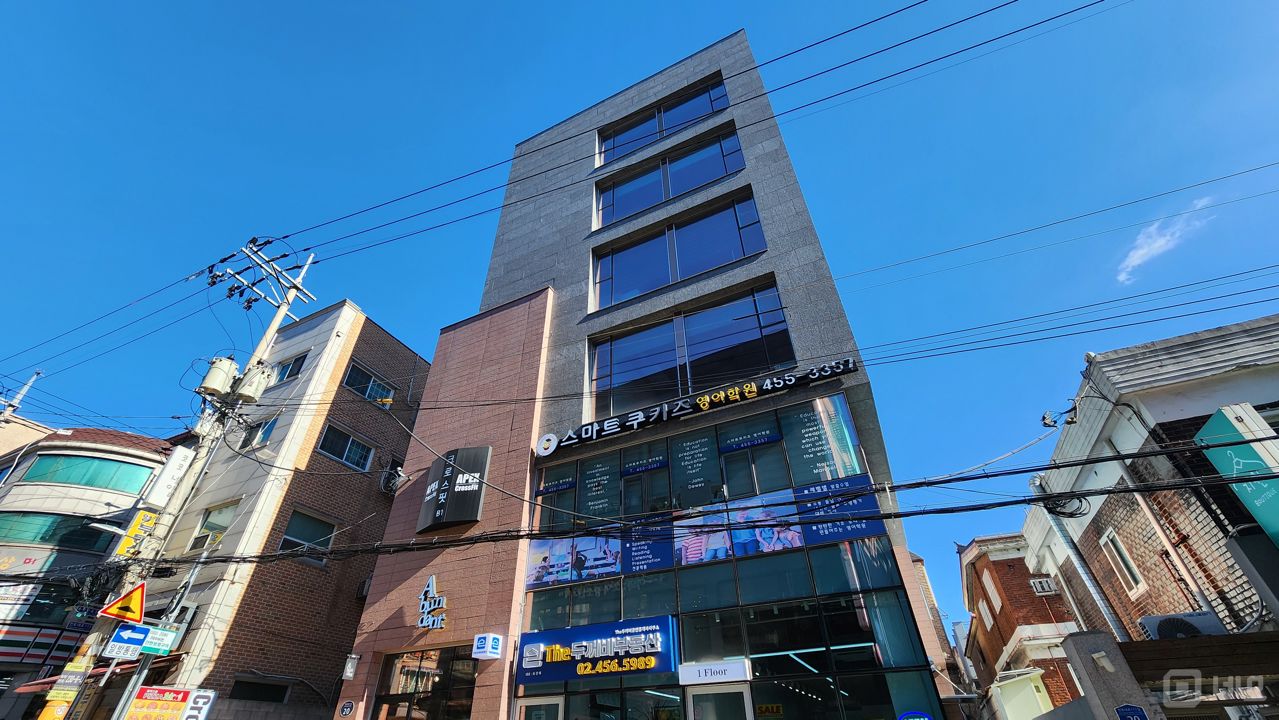중곡동 군자역 역세권, 고급스러운 인테리어, 개방감 좋은 카페 매물의 5번째 사진
