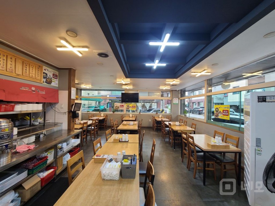 먹자골목 전용30평 상가 임대 매물의 2번째 사진