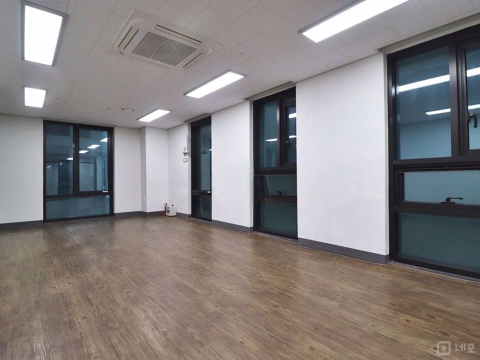 룸인테리어 이쁜 중형 사무실 실사용 16P 매물의 3번째 사진