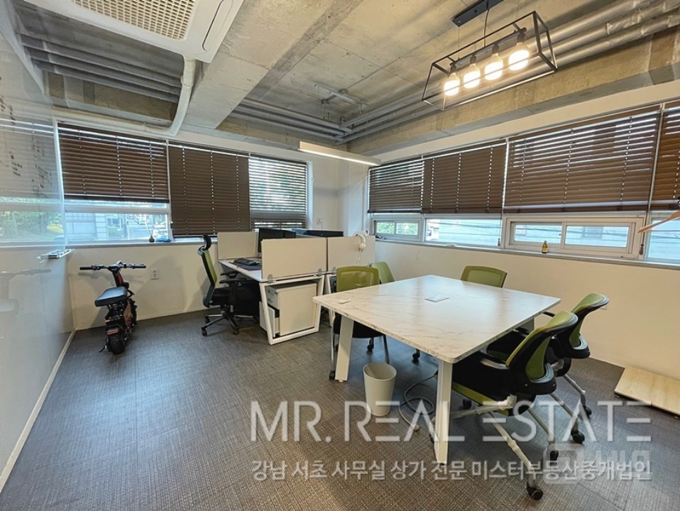 주차2대무료.S급가성비사무실.인테리어완비.채광ACE 매물의 11번째 사진
