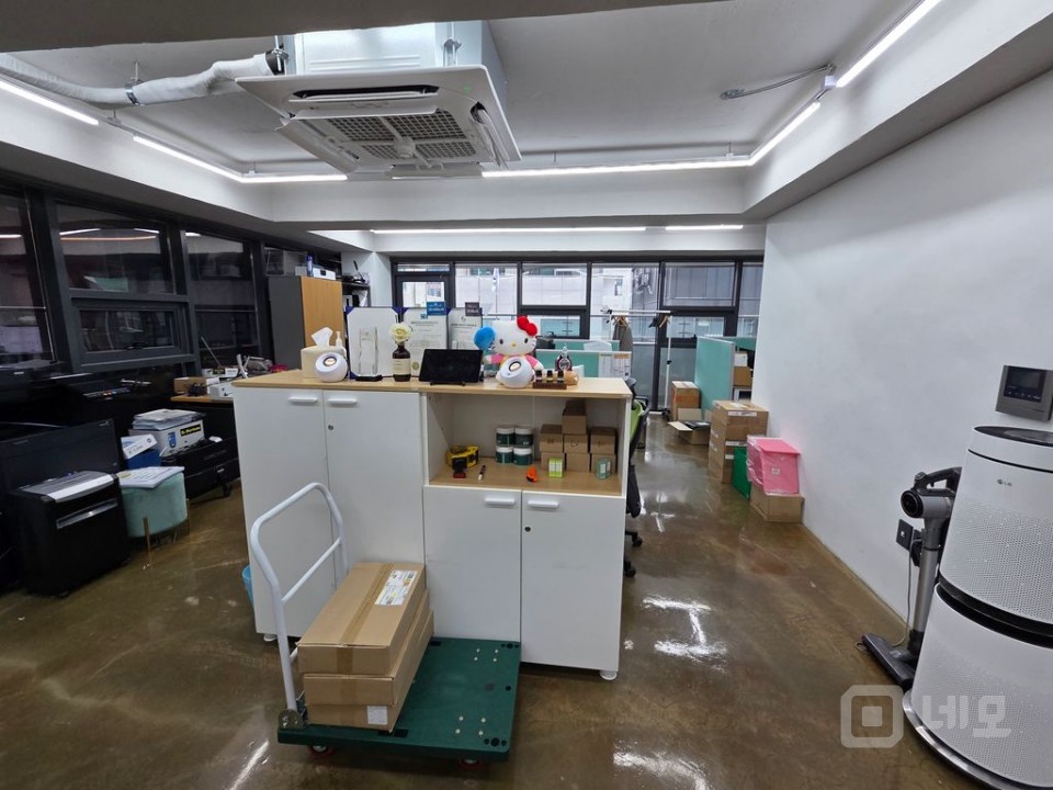 홍대역 도보1분 초역세권 1층 무권리 전용 28평 매물의 6번째 사진