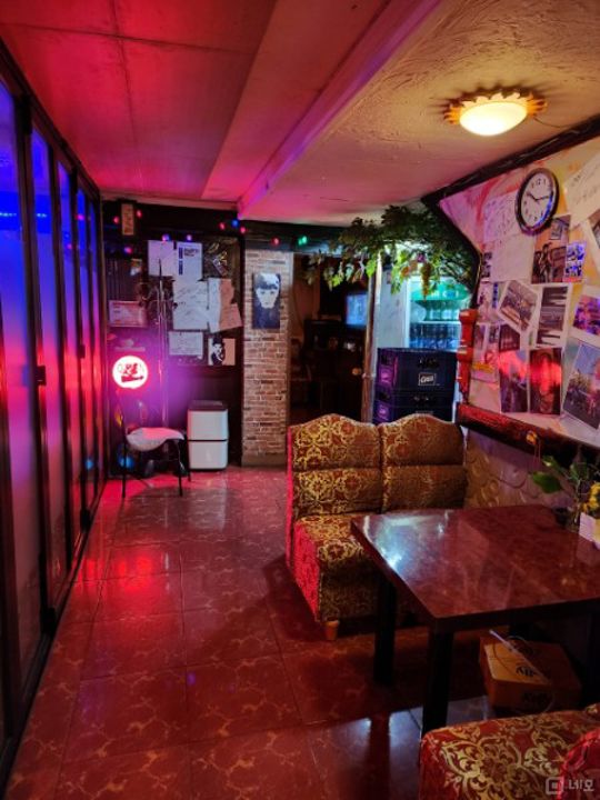 중심상권, 유동인구 많은 한강로1가 2종 유흥주점 매물의 2번째 사진