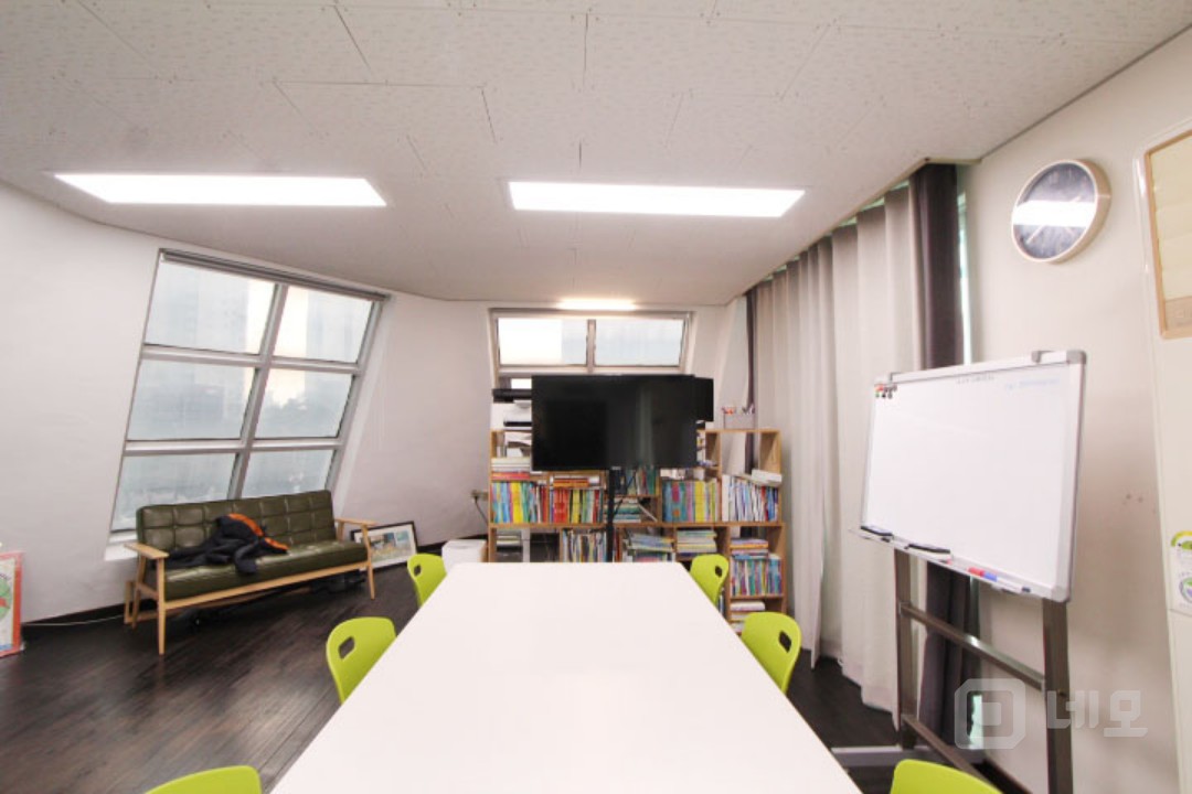 ● 역세권 소형사무실 !!  월세 100미만 주차가능한곳 매물의 1번째 사진