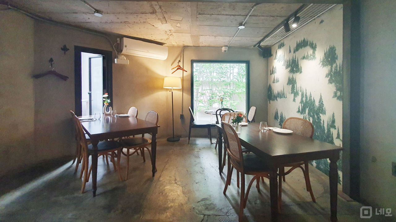 아담하고 세련된 와인바 매물의 6번째 사진