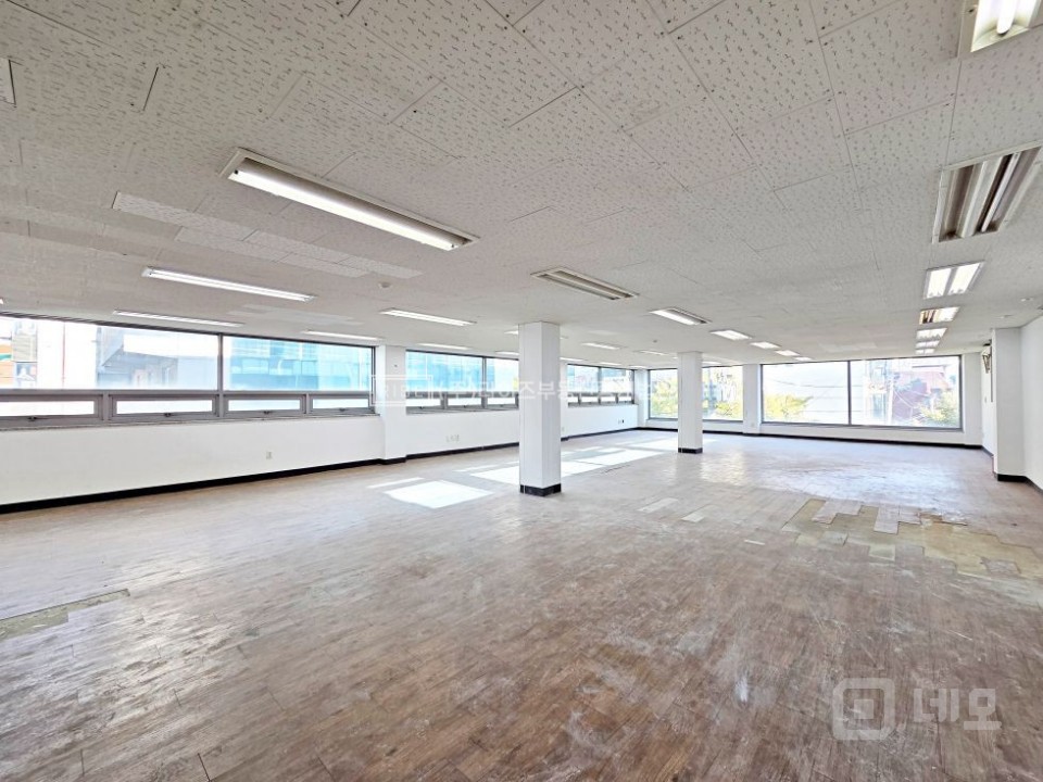 RISE 가성비 61p 인테리어완비 반듯한구조 주차편리 매물의 11번째 사진