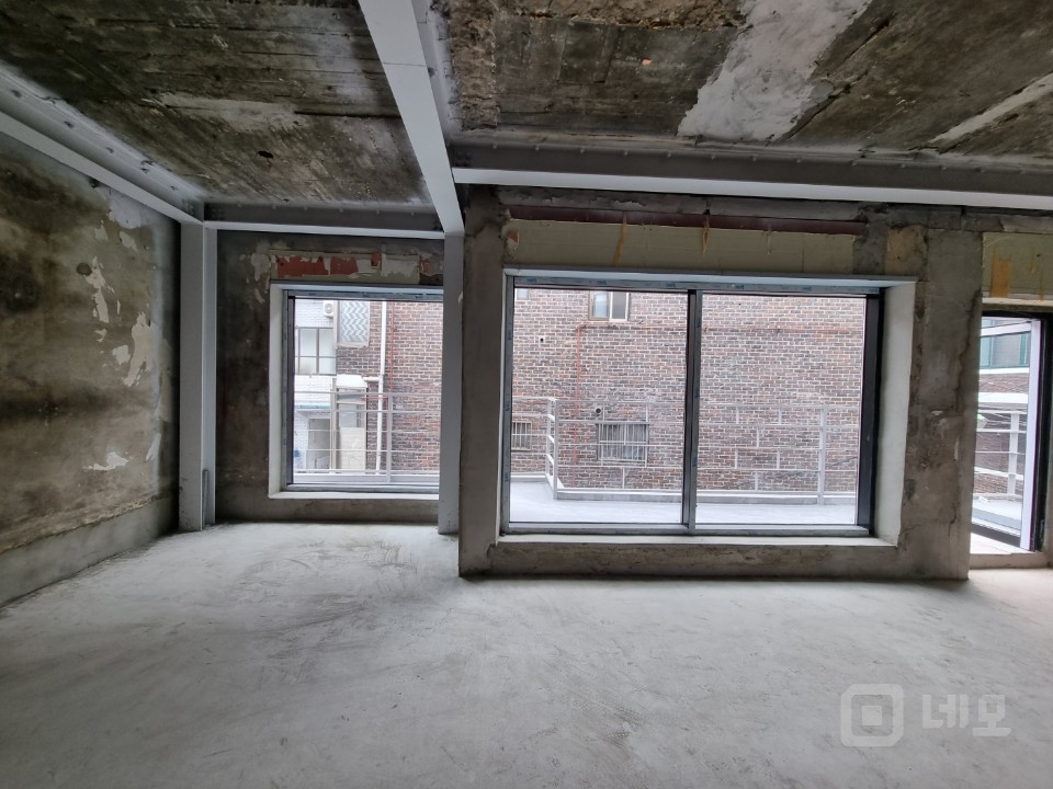 🍰 카페·일반음식점 최적지, 성수동 핵심 상권 매물의 3번째 사진