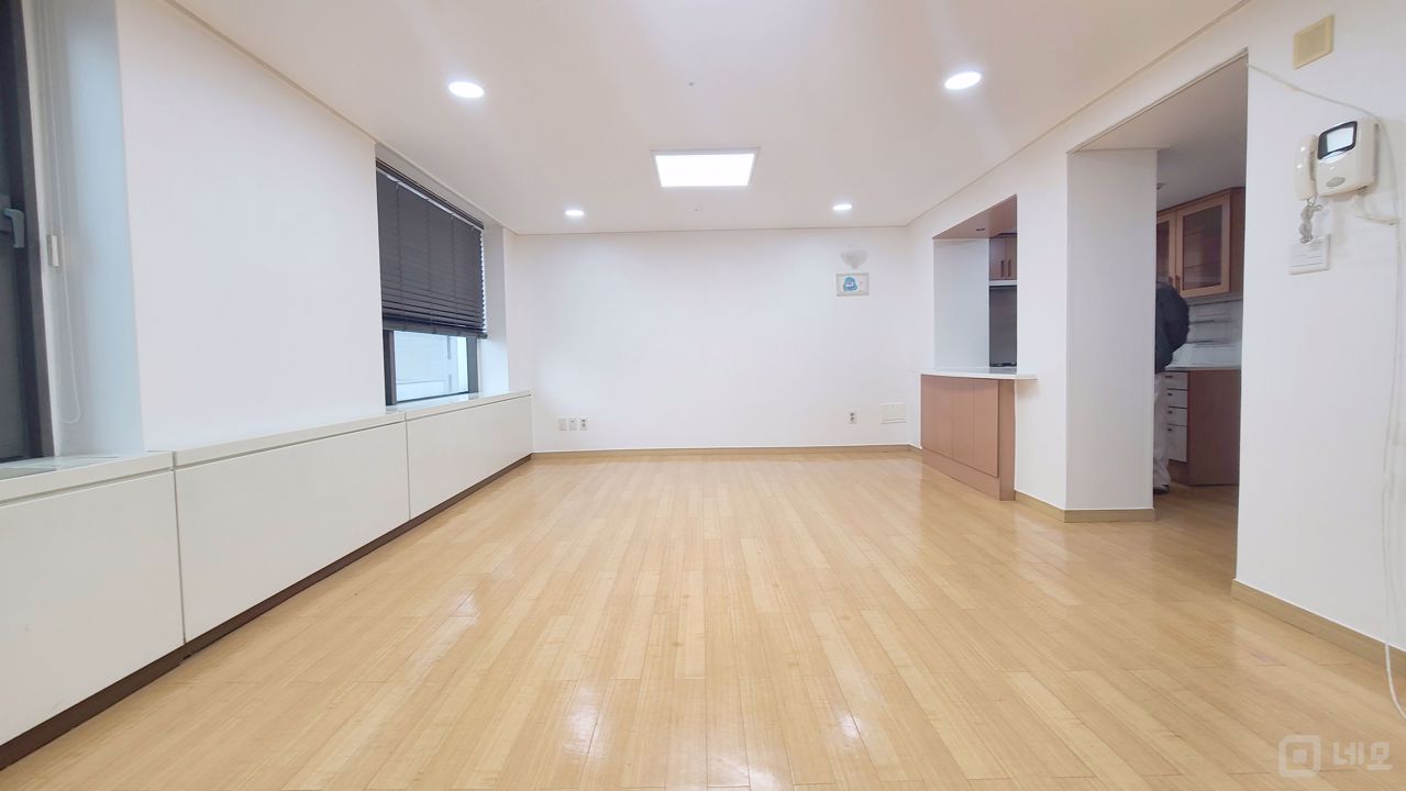 대로변 가까운 10평 인기 사무실 매물의 7번째 사진