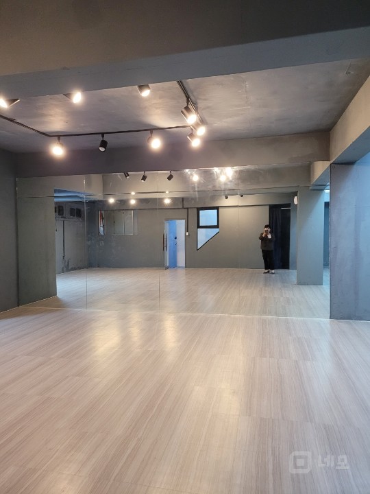 댄스연습실,  뮤지컬 연습실, 공방, 다용도 지하점포 매물의 6번째 사진
