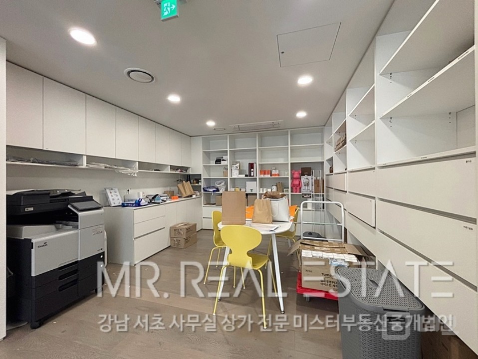 도산공원사거리.대로변.인테리어ACE사무실.발렛가능 매물의 18번째 사진