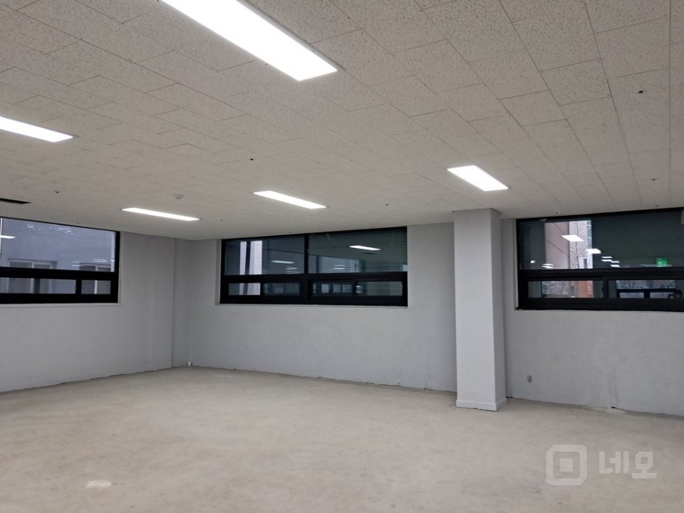 깔끔한 건물의 2층,5층 임차사를 모십니다!! 매물의 1번째 사진