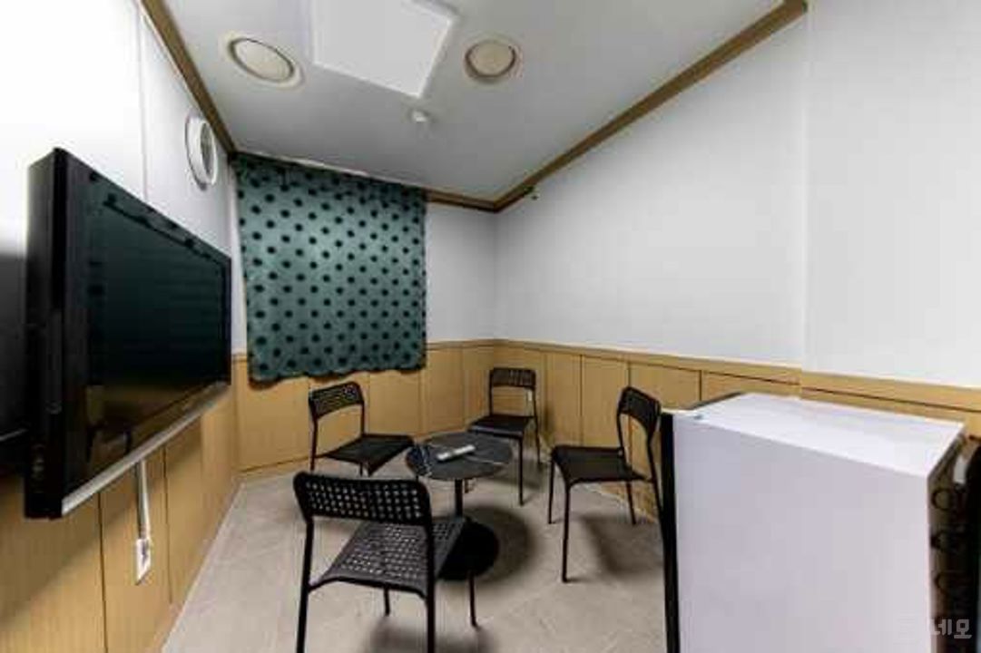 구리시 교문동, 사거리 코너에 위치한 2층 마사지샵 매물의 7번째 사진