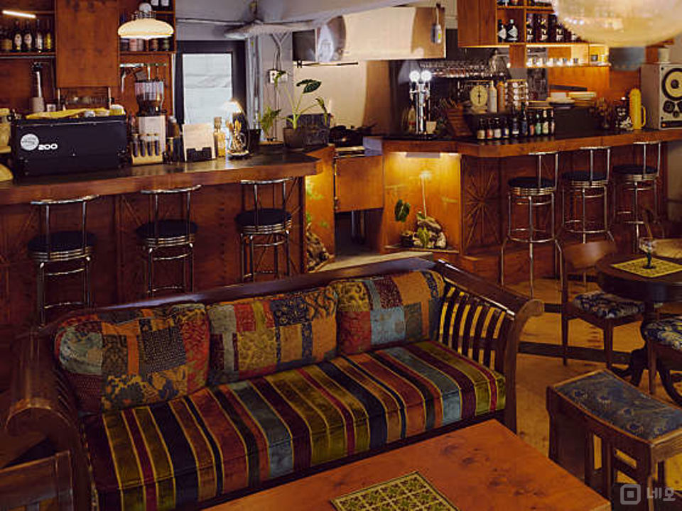 망원동 복합상권에 위치한 BAR 매물의 3번째 사진