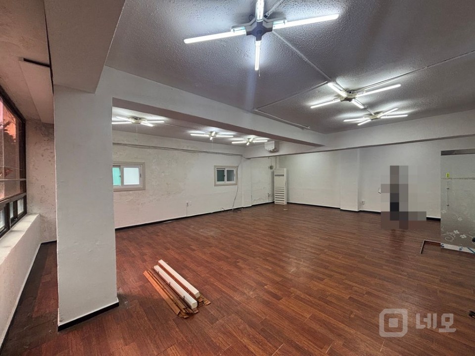 무권리 이대역 바로앞 신촌로 대로변 노출도 높은 상가 사무실 매물의 4번째 사진