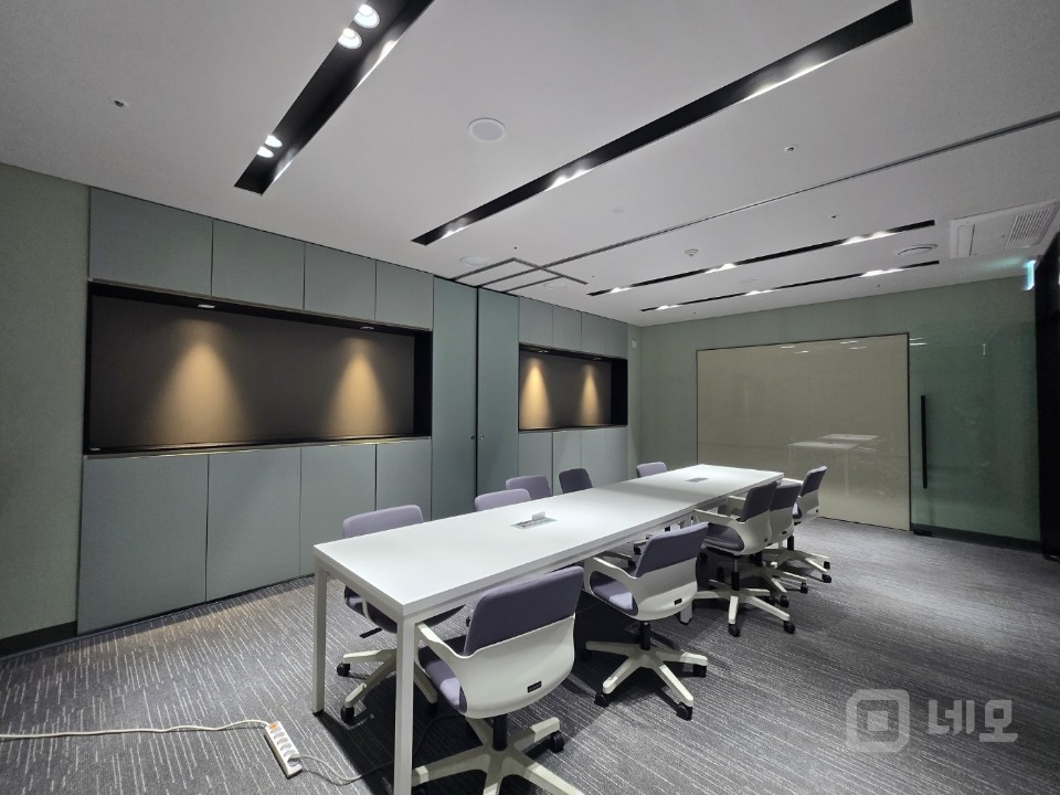 ⭐ 초역세권 사무실. 룸2개 풀인테리어 완료. 공용공간 굳 ⭐ 매물의 13번째 사진