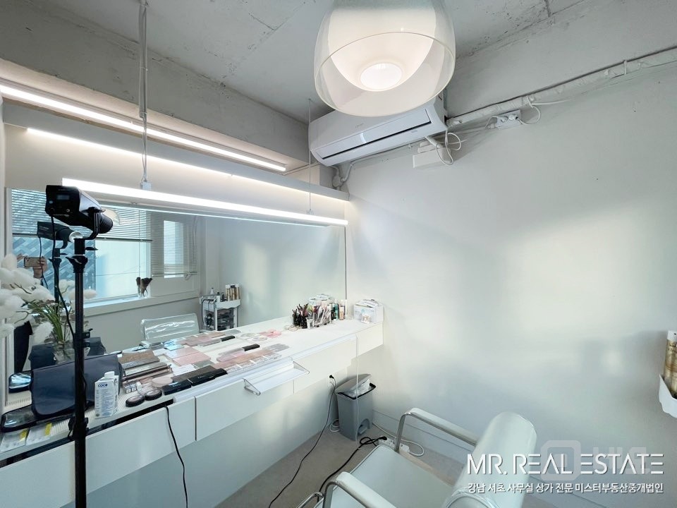 세로수길메인.중심코너.유동인구多.ACE.현뷰티샵 매물의 15번째 사진