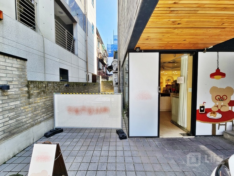 JS 연남동 핫플 미로길 1,2층 가시성 좋은 신축급 상가 매물의 11번째 사진