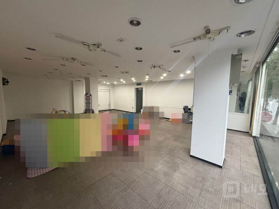 무권리 이대역 바로앞 신촌로 대로변 노출도 높은 상가 사무실 매물의 7번째 사진