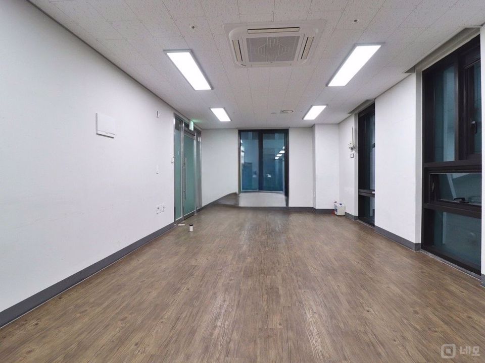 룸인테리어 이쁜 중형 사무실 실사용 16P 매물의 5번째 사진