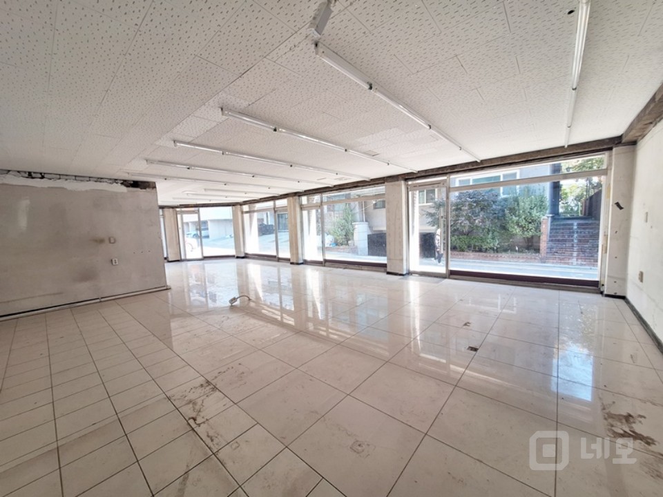 염곡 사거리 ,가성비 좋은 상가 매물의 4번째 사진