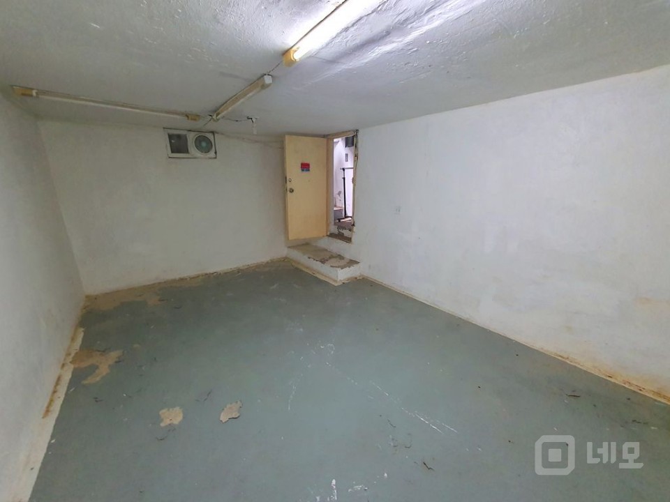 사가정역 도보2분 초근접 소형 지하 점포 매물의 1번째 사진