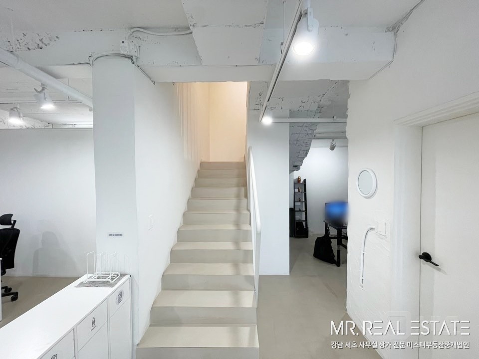 강남구청역1분.주차4대.내외관ACE.미니사옥 매물의 11번째 사진