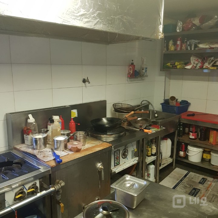 30평대 넓은 매장에 입지 조건 좋은 알짜 상가 매물의 5번째 사진