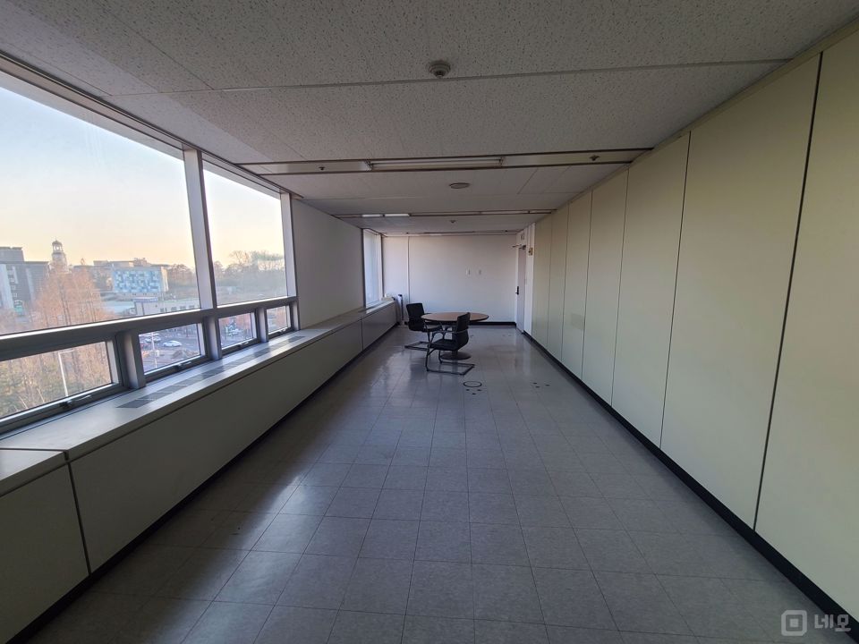 대로변 상권, 주목도 높은 외발산동 사무실 매물의 1번째 사진