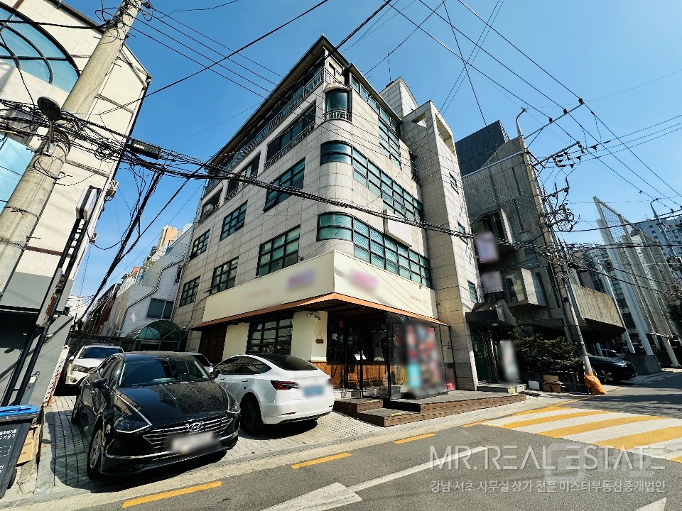 실사진 압구정역 인근 자주식주차 A급인테리어 매물의 11번째 사진