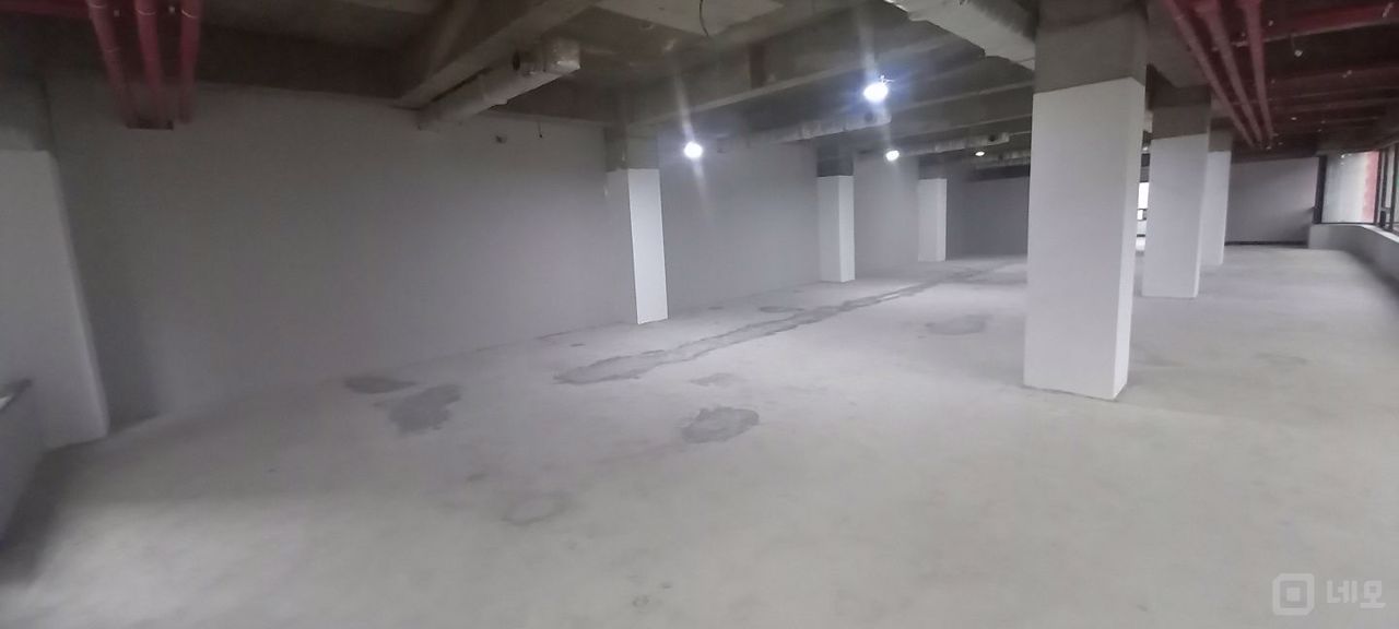홍대입구역 초역세권 깔끔하고 넓은 사무실 매물의 3번째 사진