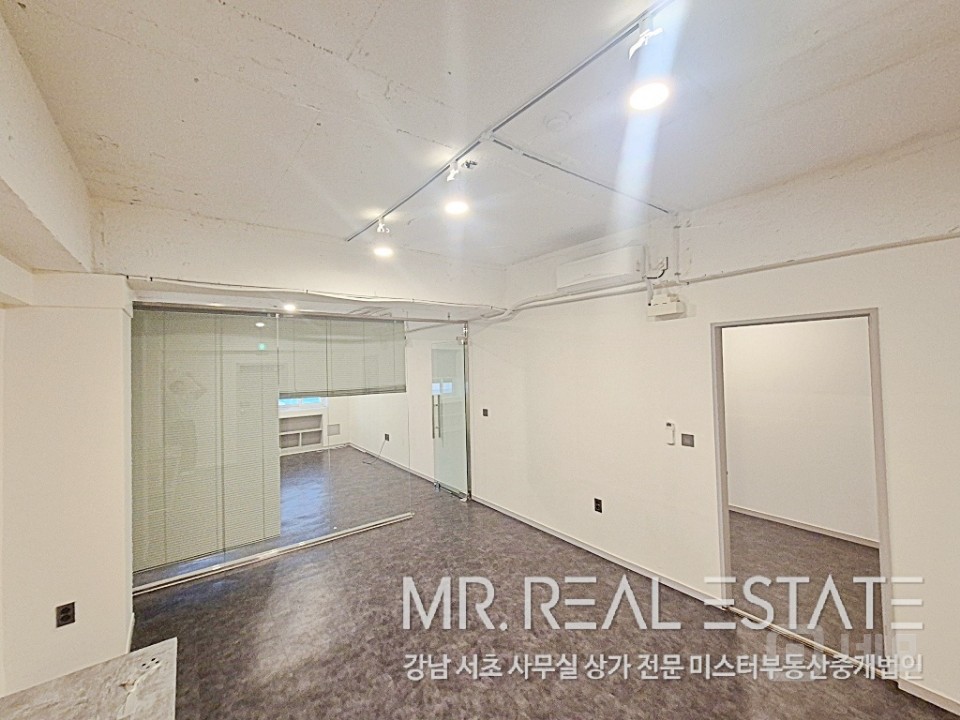 신논현3분.내부ACE.대로변빌딩.인테리어S급.가성비甲 매물의 2번째 사진