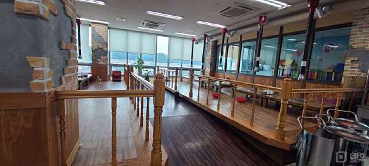반송동 전체 양도 가능한 고깃집 매물의 3번째 사진