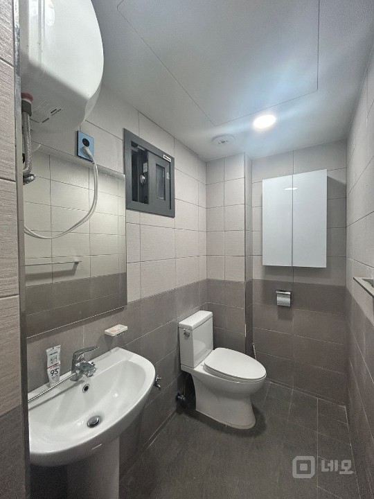 실 12평, 1층, 권리금 없음, 카페, 미용실 등 깨끗한 업종 가능 매물의 8번째 사진