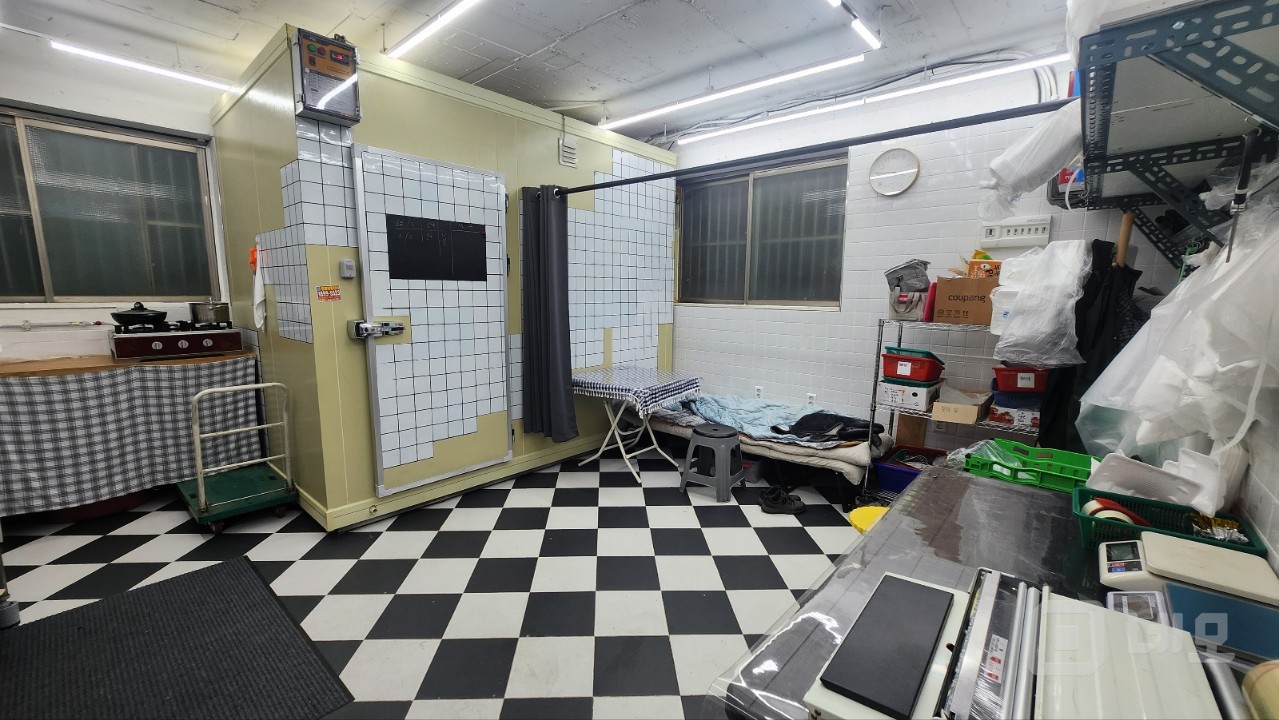 경성고 인근 주거지역에 위치, 넓은 상가,낮은권리금 매물의 6번째 사진