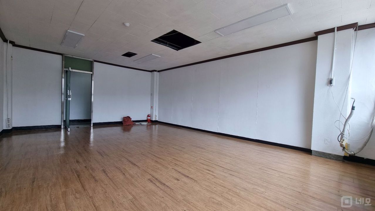 을지로입구역 5분거리 깔끔한 사무실입니다 매물의 4번째 사진