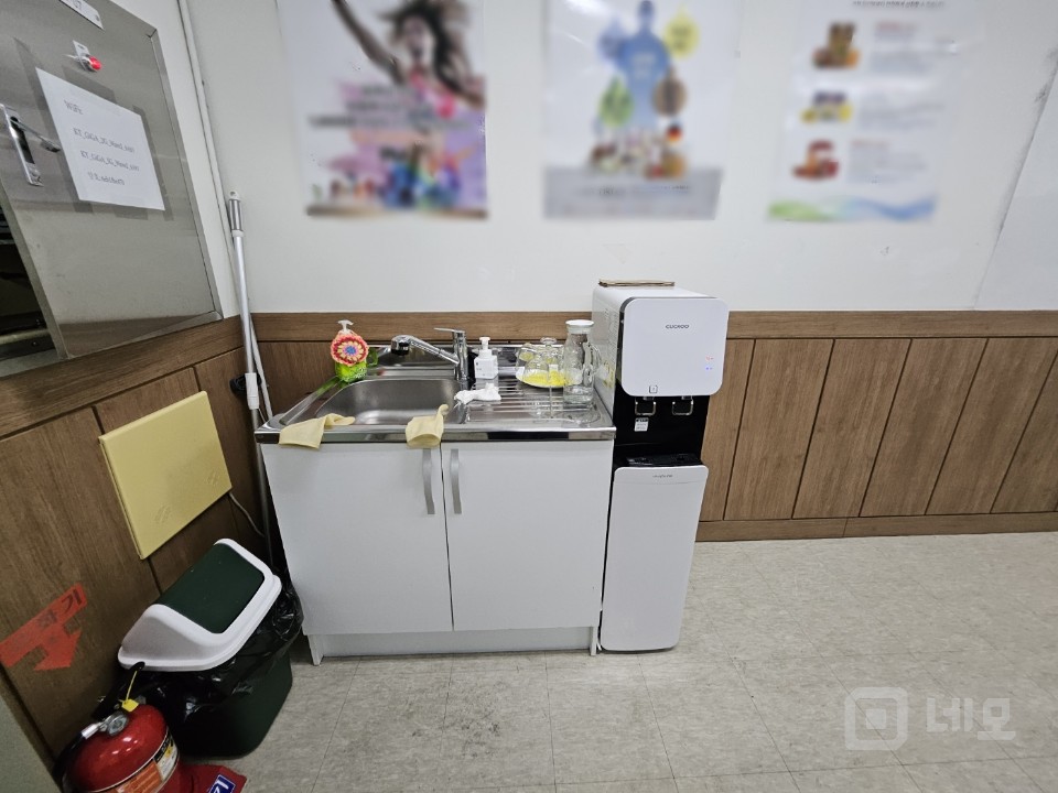 가산역 도보3분 실12평 룸1 탕비 입주협의 매물의 6번째 사진