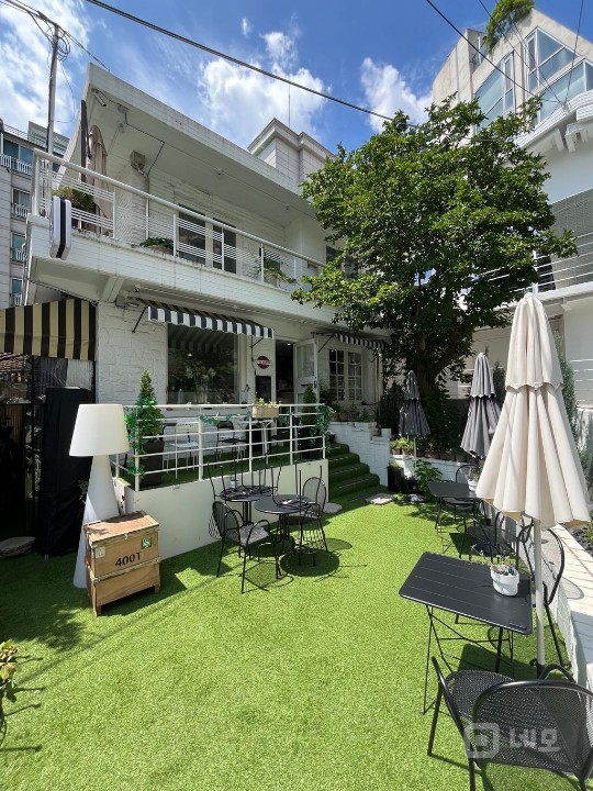 한남동 럭셔리 상권, 사운즈한남-마르지엘라 등, 멋진 주택형 근생 통임대 매물의 15번째 사진