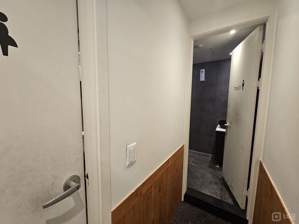 유동인구 많은, 잠실동 신천먹자골목 상권에 위치한 1층 음식점 매물의 6번째 사진