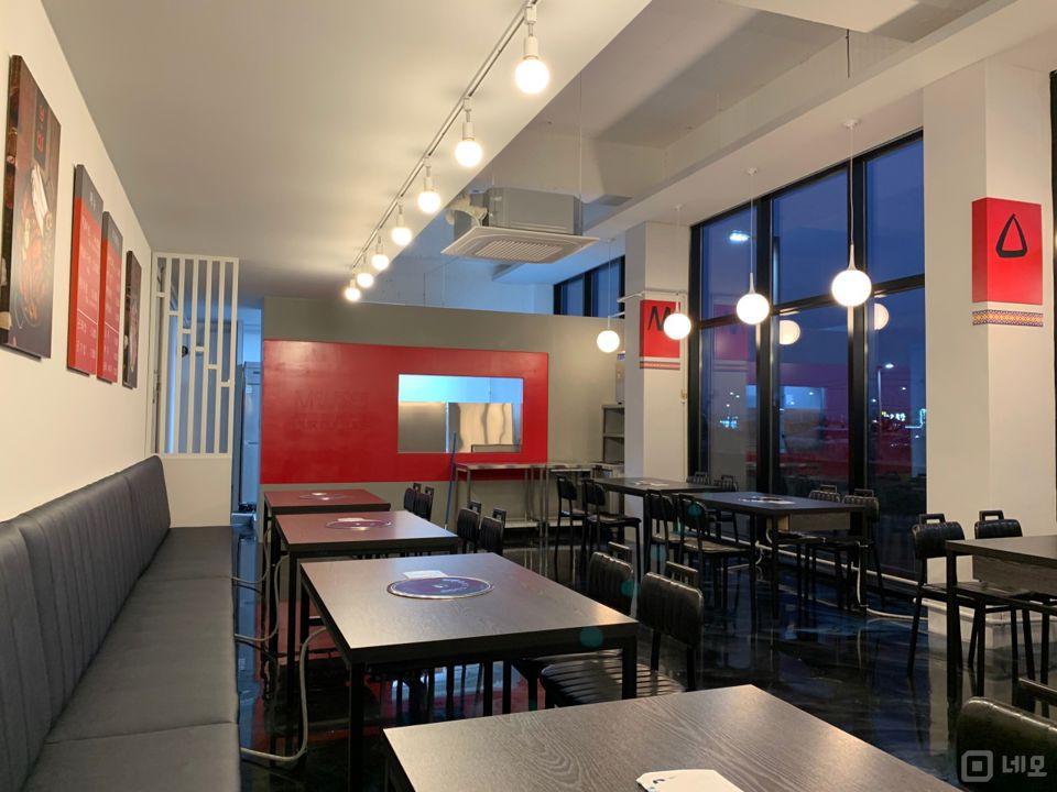 깔끔한 인테리어 및 시설 완비된 미장동 1층 음식점 매물의 2번째 사진