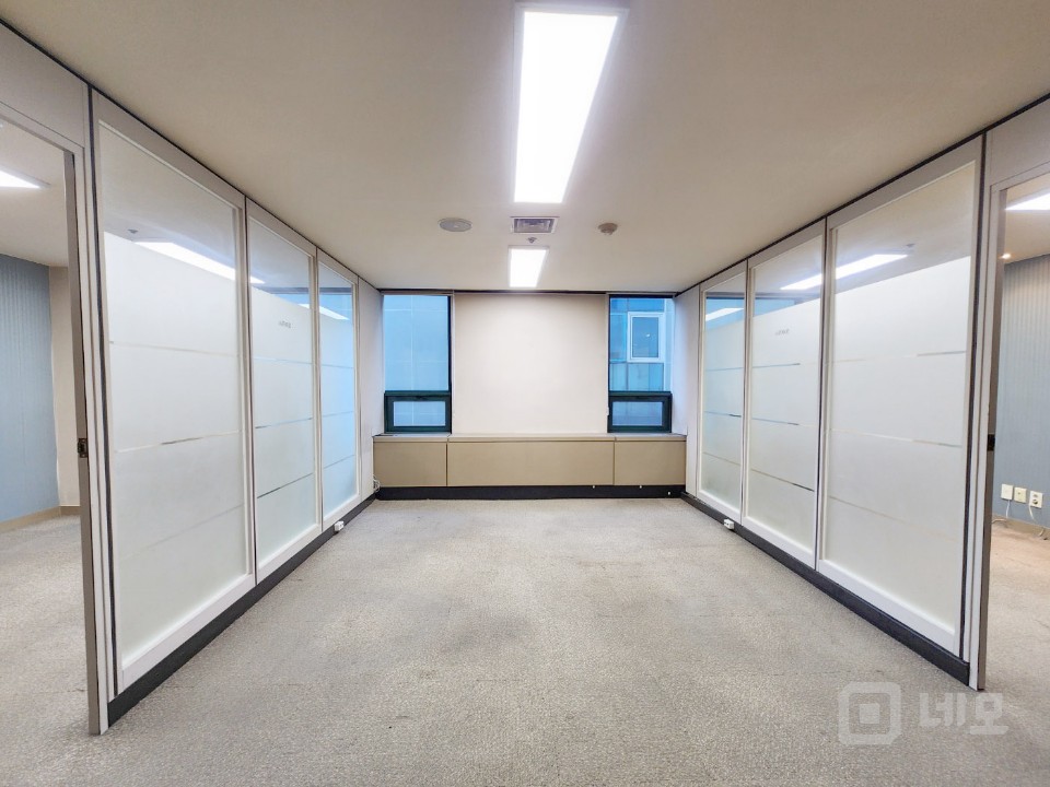 ★투룸+업무공간의 넓은 사무실 입니다. 매물의 1번째 사진