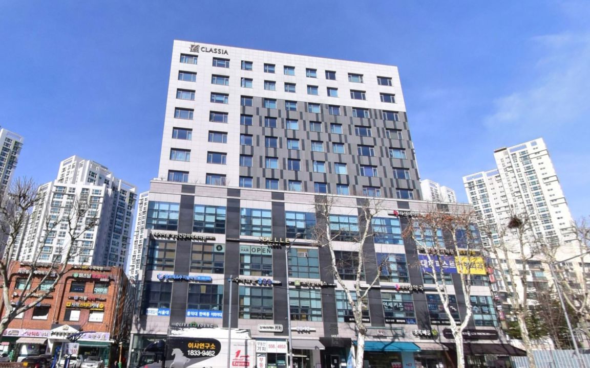 대치동 대치역 역세권, 대로변 1층 위치, 고급스러운 인테리어의 안경점 매물의 6번째 사진